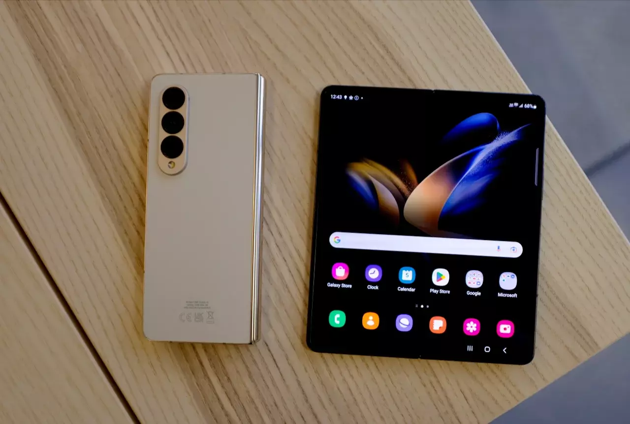 Foldable smartphones