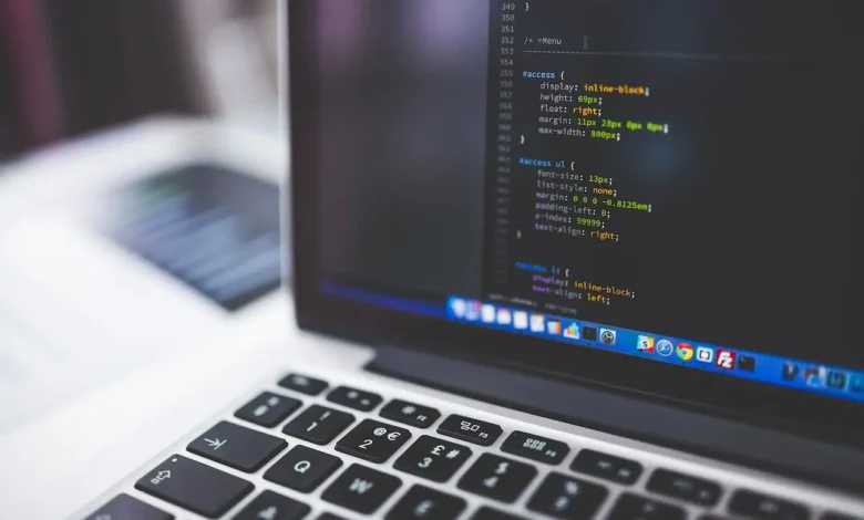 Web Development Bootcamps vs. Traditional Degrees Which Is Right for You